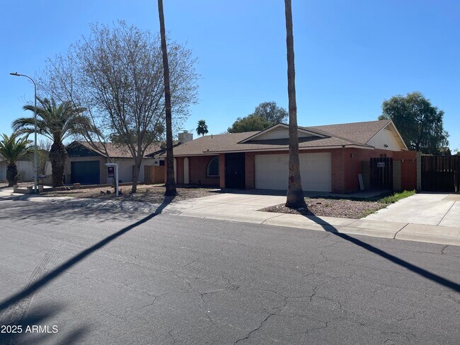 10014 N 44th Dr in Glendale, AZ - Building Photo - Building Photo