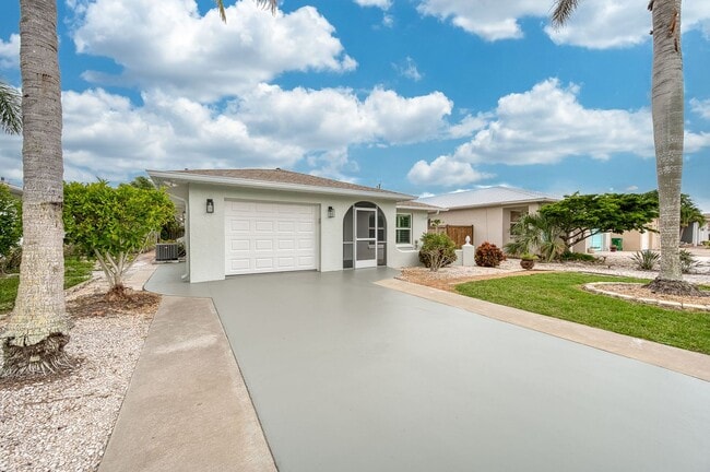 548 93rd Ave N in Naples, FL - Building Photo - Building Photo
