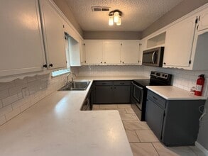 1668 S Redbud Pl in Broken Arrow, OK - Building Photo - Building Photo