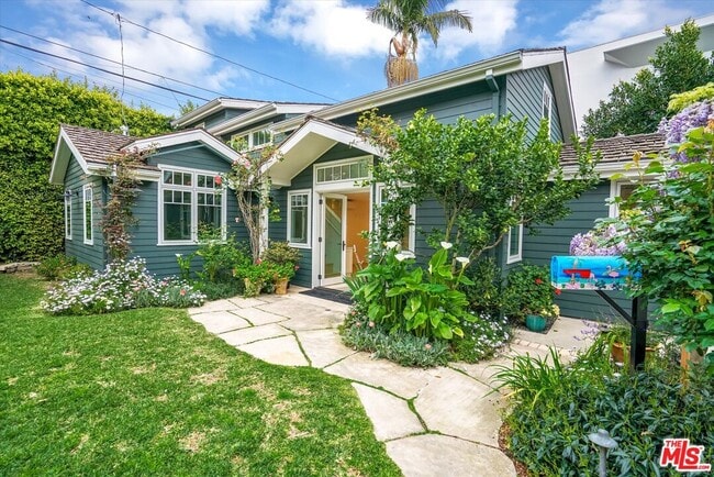 245 21st St in Santa Monica, CA - Foto de edificio - Building Photo