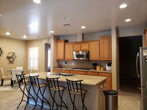 2521 Pastis Ct in Henderson, NV - Foto de edificio - Building Photo