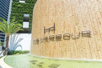 16385 Biscayne Blvd, Unit 904 in Aventura, FL - Foto de edificio - Building Photo