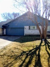 2800 Hedgeway Dr in Arlington, TX - Building Photo - Building Photo