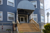 912 Winthrop Ave in Revere, MA - Foto de edificio - Building Photo