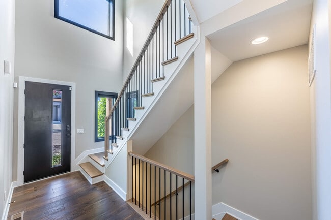 856 BELLE Rdg Lp in Bellevue, KY - Building Photo - Building Photo