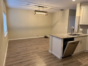 6006 Plum Isle Way in Tamarac, FL - Building Photo - Building Photo