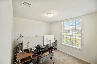 12730 Pelican Bay Dr in Houston, TX - Building Photo