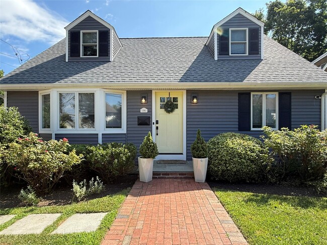 property at 186 Nassau Rd