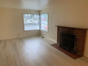 6555 25th Ave NE in Seattle, WA - Building Photo - Building Photo