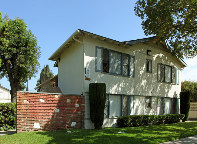 603 W Bellevue Dr in Anaheim, CA - Foto de edificio - Building Photo