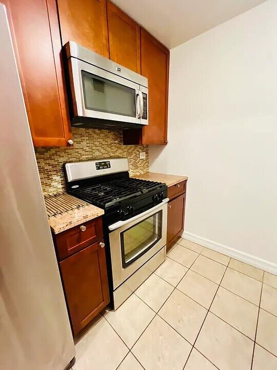 65-50 Wetherole St in Queens, NY - Building Photo