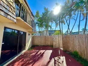 225 Lake Arbor Dr in Palm Springs, FL - Building Photo - Building Photo