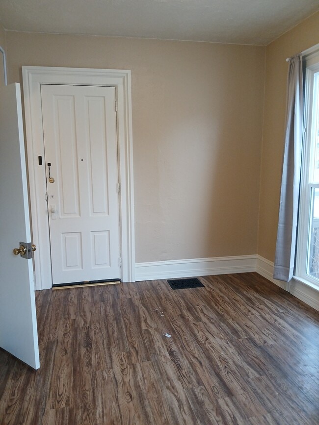 453 N Buckeye St, Unit B