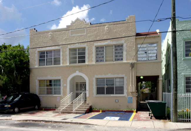 Miller Apartments in Miami, FL - Building Photo - Building Photo