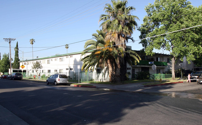 Cohasset Apartments in Winnetka, CA - Building Photo - Building Photo