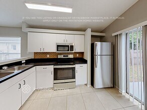 829 Bella Vista Way in Orlando, FL - Foto de edificio - Building Photo