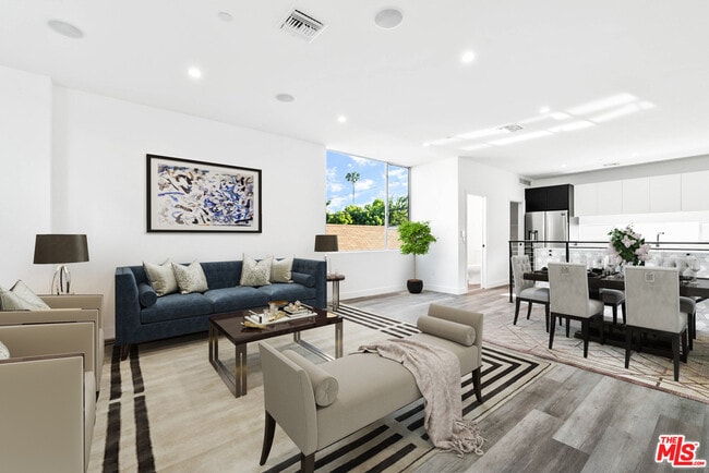 423 1/2 S Wilton Pl in Los Angeles, CA - Building Photo - Building Photo