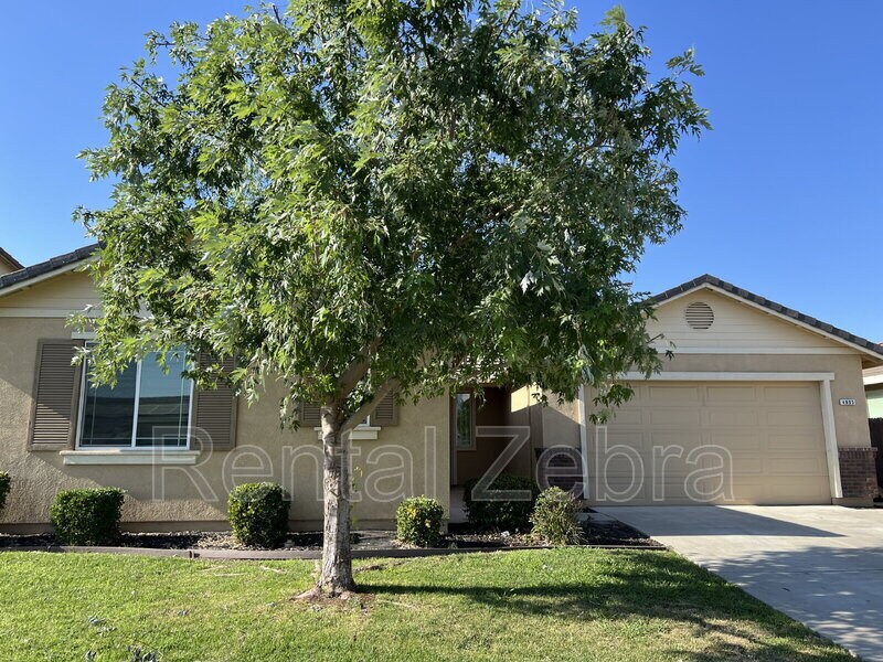 4895 Durant Way in Merced, CA - Building Photo