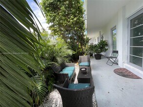 1040 7th St in Miami Beach, FL - Foto de edificio - Building Photo