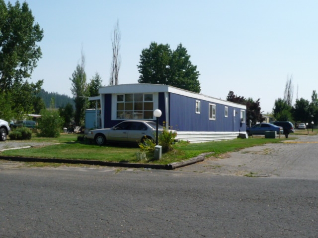 Mead Royale Mobile Home Park in Mead, WA - Building Photo - Other