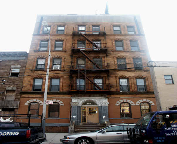 700 E 134th St in Bronx, NY - Foto de edificio - Building Photo