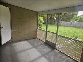 307 Hernando St in Fort Pierce, FL - Building Photo - Building Photo