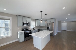 67 Keayne St, Unit 1 in Revere, MA - Building Photo