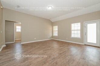 7041 Vida Ln in Jacksonville, FL - Foto de edificio - Building Photo