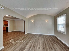 2062 W 65th St in Los Angeles, CA - Building Photo - Building Photo