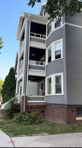 213 S Broom St, Unit 3 in Madison, WI - Building Photo - Building Photo