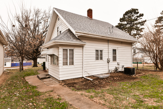 5017 S 133rd St in Omaha, NE - Building Photo - Building Photo