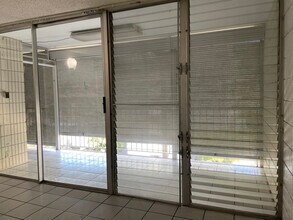 827 Kinau St, Unit D401 in Honolulu, HI - Building Photo - Building Photo