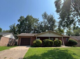 406 Shadow Dr in Russellville, AR - Building Photo