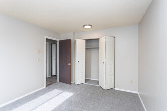 Grove Apartments in Pocatello, ID - Building Photo - Interior Photo