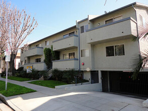 280 West Tujunga in Burbank, CA - Building Photo - Building Photo