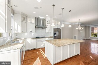 4458 MacArthur Blvd NW in Washington, DC - Building Photo - Building Photo