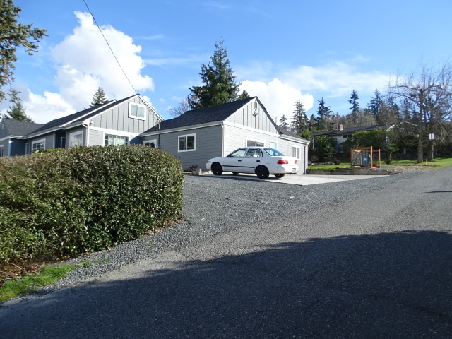 2012 Lakeway Dr in Bellingham, WA - Building Photo - Building Photo