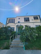337 N Gardner St in Los Angeles, CA - Building Photo - Building Photo