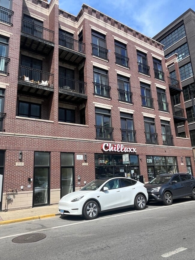 property at 218 N Halsted St