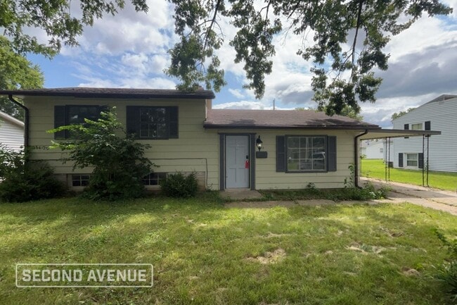 property at 610 N Bradner Ave