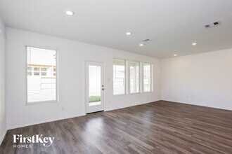 9011 Willow Rdg Ct in Baytown, TX - Building Photo - Building Photo