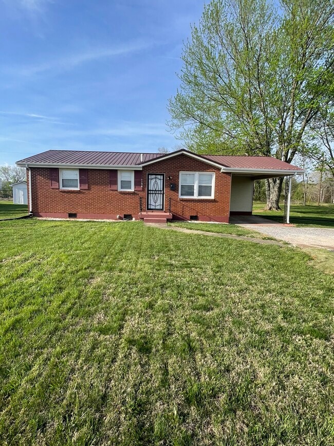 1190 Rossview Rd in Clarksville, TN - Building Photo - Building Photo