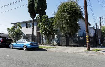 2615 N Santa Fe Ave in Compton, CA - Building Photo - Building Photo