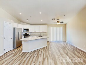 5737 N Copper Sun Ct in North Las Vegas, NV - Foto de edificio - Building Photo