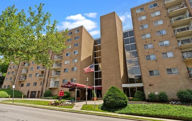 100 West Ave, Unit W203 in Jenkintown, PA - Building Photo - Building Photo