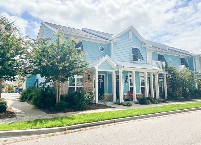 property at 780 Gabreski Ln