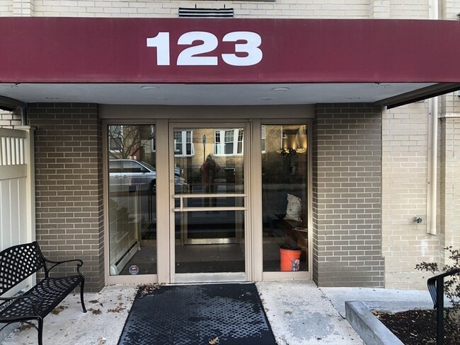 123 Sewall Ave in Brookline, MA - Building Photo - Building Photo