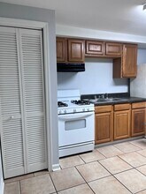 1861 Ivy Ln in Tallahassee, FL - Foto de edificio - Building Photo