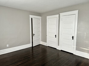 222 S Kalamazoo Ave, Unit #3 in Marshall, MI - Building Photo - Building Photo