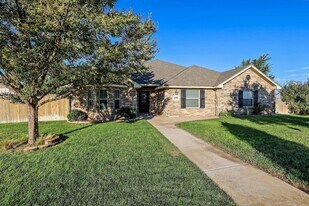 8300 Irvington Ct in Amarillo, TX - Building Photo